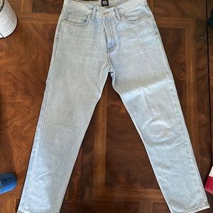 BDG Dad Slim Taper Fit light wash jeans 31x32